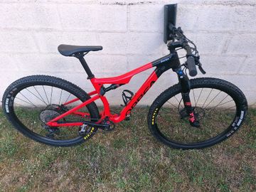 Used Orbea oiz Custom Shimano Deore XT 2024 Mountainbike, Red — image 9 of 15