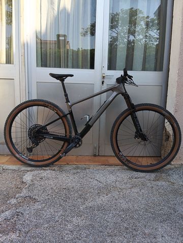 Gebrauchtes Focus Raven SRAM GX Eagle 2025 Mountainbike, Schwarz — Bild 2 von 7