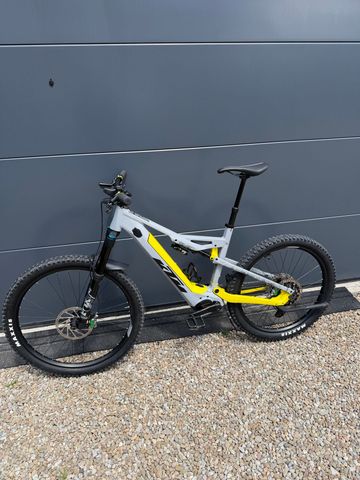 Gebrauchtes KTM MACINA KAPOHO 7972 2022 2022 Mountainbike, Hellgrau, 29 — Bild 1 von 6