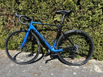 Gebrauchtes Canyon Ultimate CF SL 7 eTap 2023 2023 Road & Gravel, Schwarz — Bild 1 von 13
