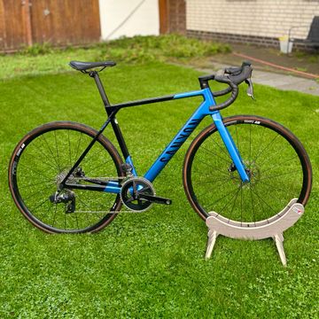 Gebrauchtes Canyon Ultimate CF SL 7 eTap 2023 2023 Road & Gravel, Schwarz — Bild 2 von 13