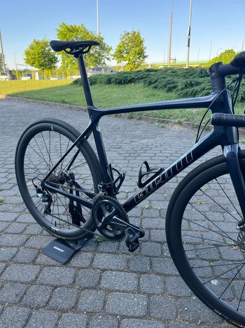Używany Giant Tcr Shimano Ultegra 2024 Road & Gravel — zdjęcie 2 z 9