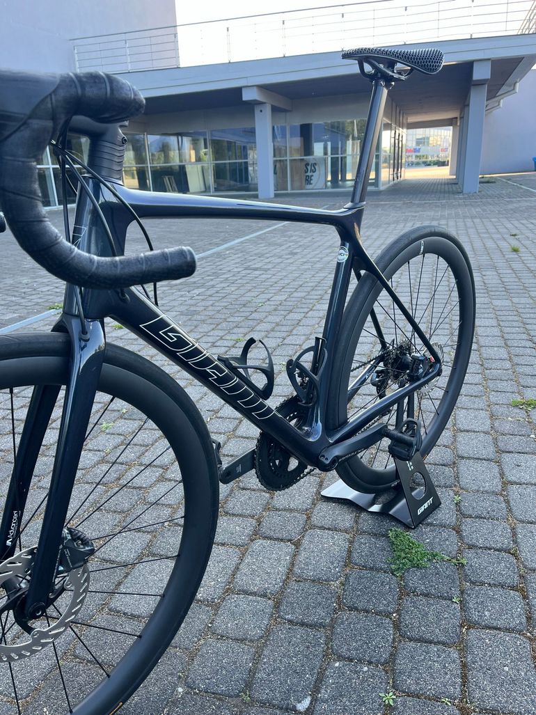Używany Giant Tcr Shimano Ultegra 2024 Road & Gravel — zdjęcie 6 z 9