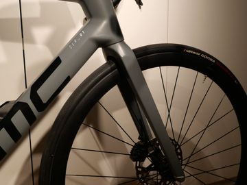 BMC Teammachine SLR 01 FIVE 2023 2023 Road & Gravel usato, Grigio chiaro — immagine 5 di 8
