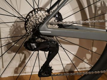 BMC Teammachine SLR 01 FIVE 2023 2023 Road & Gravel usato, Grigio chiaro — immagine 3 di 8