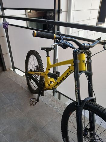 Used Commencal Custom SRAM X01 Eagle AXS 2021 Mountainbike, Black — image 2 of 6