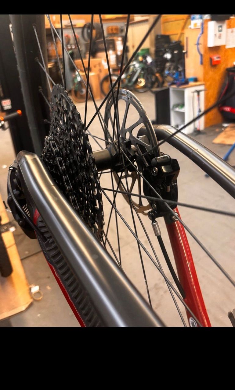 Brugt Mondraker FOXY CARBON R 2022 2022 Mountainbike — billede 4 af 13