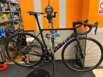 Used Factor O2 Shimano Ultegra Di2 2021 Road & Gravel, Black — image 7 of 9