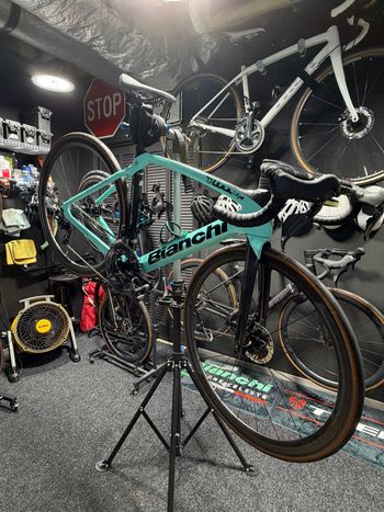 Used Bianchi Oltre XR4 Dura Ace 2021 2021 Road & Gravel