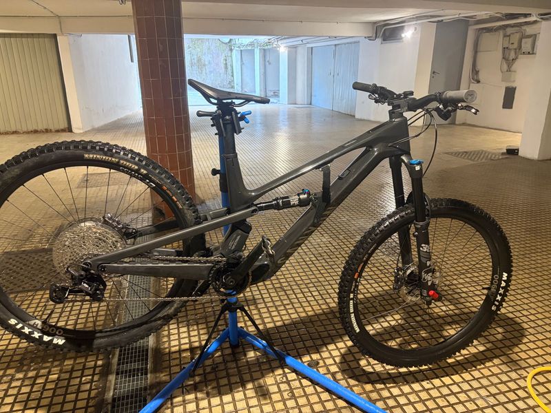 Käytetty Canyon Spectral:ONfly CF 9 2025 2025 MTB
