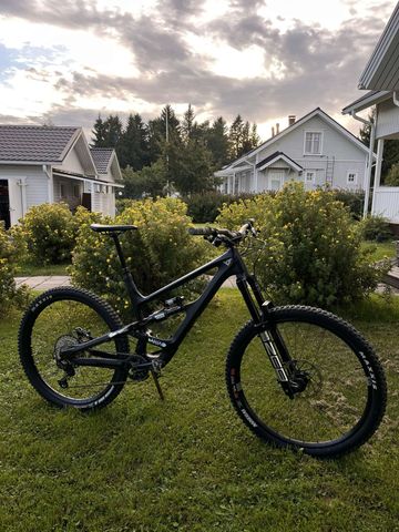 Tweedehands YT Industries Capra CORE 4 29 2024 2024 Mountainbike — afbeelding 1 van 6