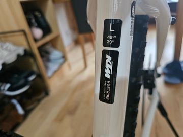 KTM ULTRA FLITE 29 2025 2025 Mountainbike usato, Bianco — immagine 3 di 5