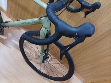Tweedehands Fuji Jari 1.1 2024 2024 Road & Gravel — afbeelding 6 van 10