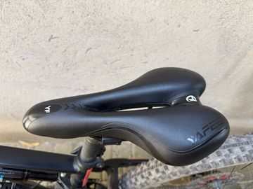 Used Whistle Custom L-TWOO RX 2022 Mountainbike, Black — image 8 of 14