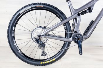 Used Yeti SB115 2022 Mountainbike, Light Gray — image 3 of 16