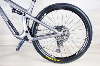 Used Yeti SB115 2022 Mountainbike, Light Gray — image 11 of 16