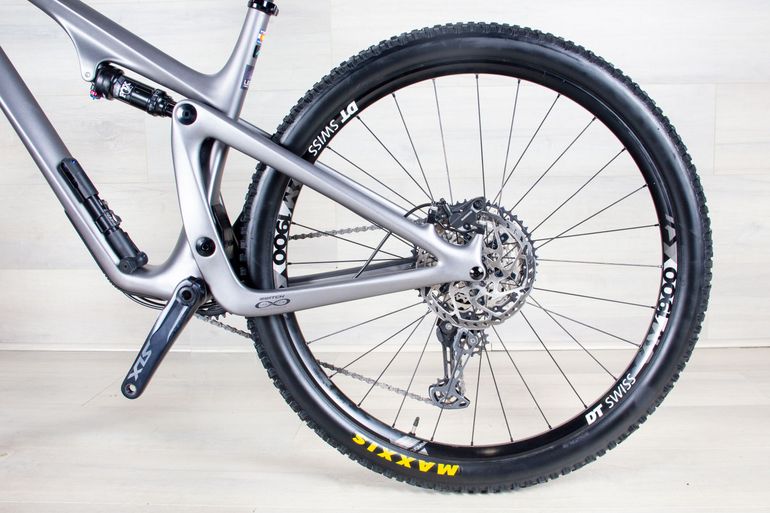 Used Yeti SB115 2022 Mountainbike, Light Gray — image 11 of 16