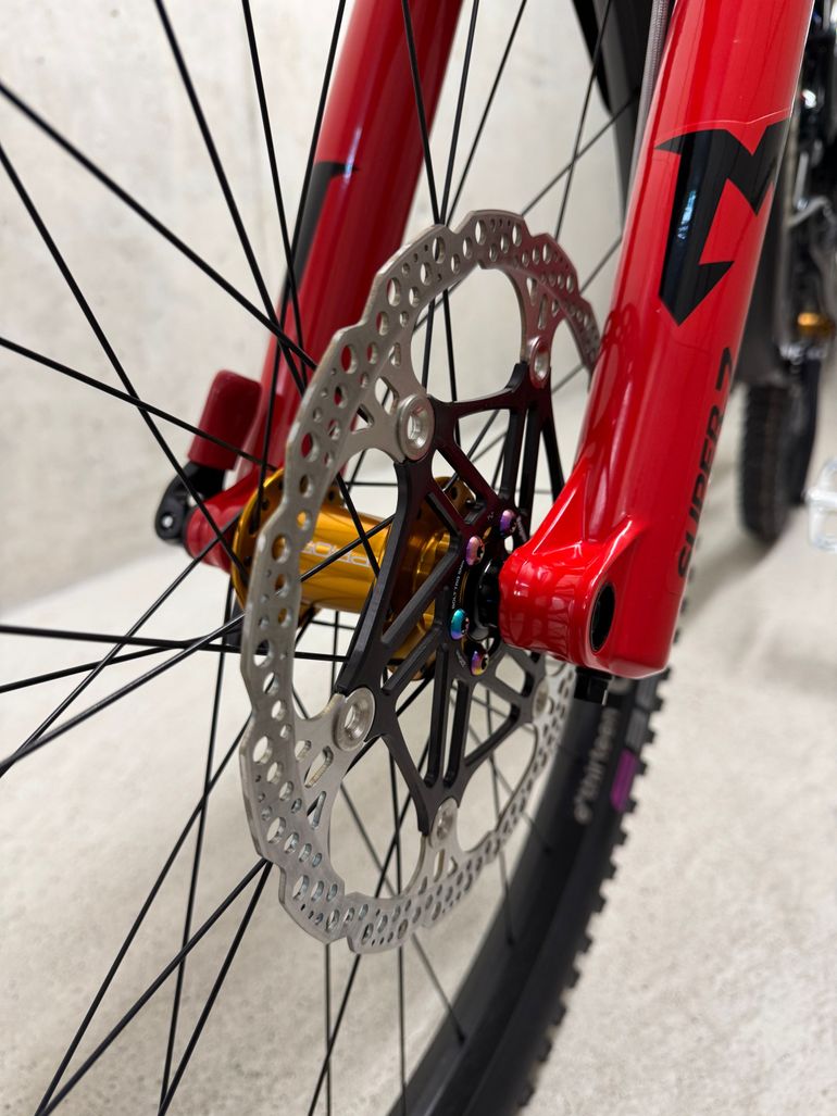 Brugt Trek Slash SRAM GX Eagle AXS 2025 Mountainbike — billede 3 af 6