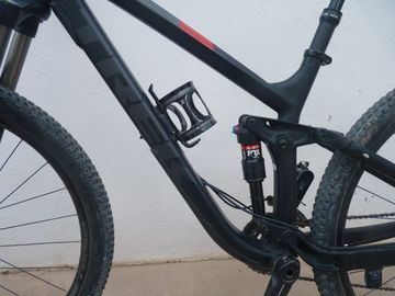 Trek Fuel EX 8 29 2017 2017 Mountainbike usato, Nero — immagine 4 di 25