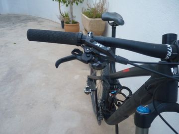 Trek Fuel EX 8 29 2017 2017 Mountainbike usato, Nero — immagine 12 di 25