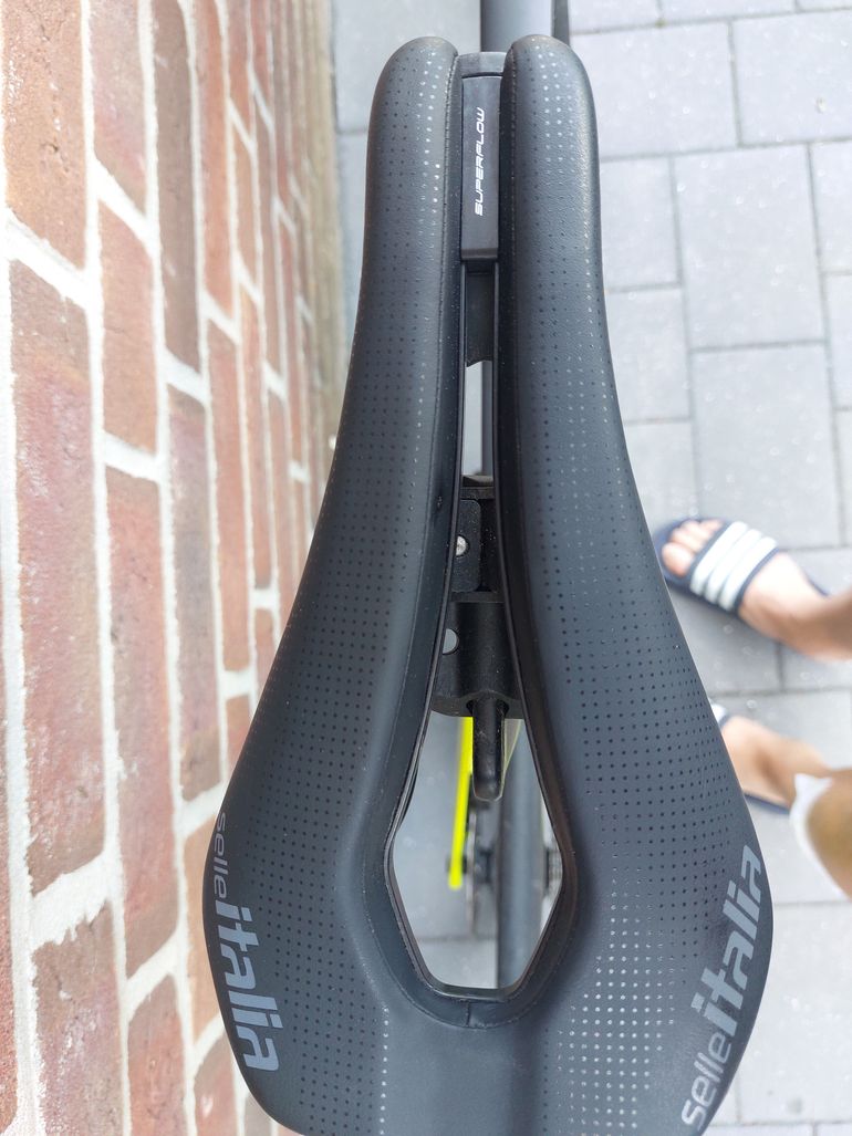 Używany Canyon Speedmax CF 8 Disc 2023 2023 Road & Gravel — zdjęcie 6 z 13