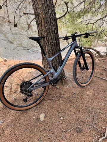 Tweedehands Scott Spark RC Pro 2024 2024 Mountainbike — afbeelding 1 van 3