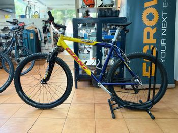 Used Giant Boulder Other SRAM 2003 Mountainbike, Purple — image 2 of 3