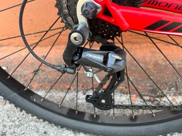 Used Mondraker Custom Shimano Acera 2016 Mountainbike, Red — image 3 of 3