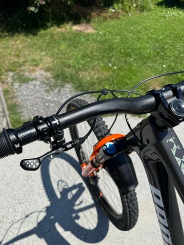 Propain Hugene Sram Eagle Transmission GX 2025 Mountainbike usato, Nero — immagine 8 di 16