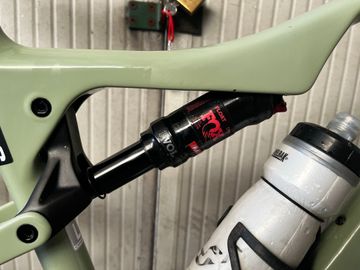 Used Orbea OIZ M10 2022 Frameset 2022 Mountainbike, Green, 29 — image 4 of 8