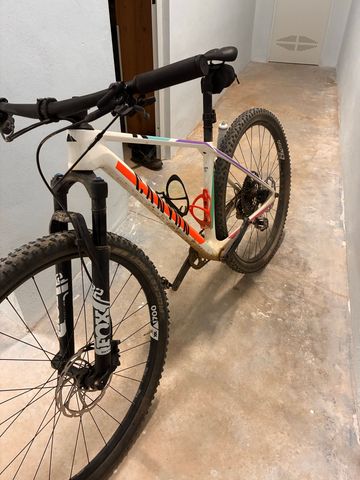 Używany Canyon Exceed CF 6 2022 2022 Mountainbike — zdjęcie 2 z 7