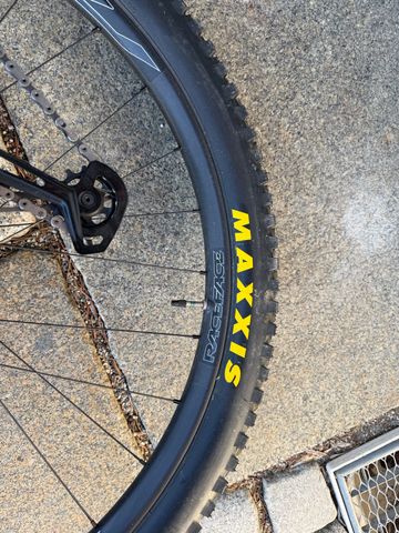 Używany Orbea RISE M-LTD 2023 2023 Mountainbike — zdjęcie 10 z 19