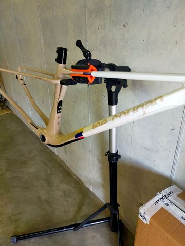 Used Lee Cougan Custom Frameset 2023 Mountainbike, White — image 2 of 6
