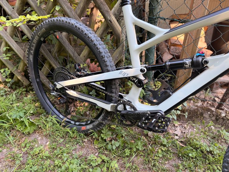 Gebrauchtes YT Industries Jeffsy 27 CF Pro 2018 2018 Mountainbike, Weiß, 27.5 — Bild 4 von 14