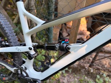 Tweedehands YT Industries Jeffsy 27 CF Pro 2018 2018 Mountainbike — afbeelding 3 van 14