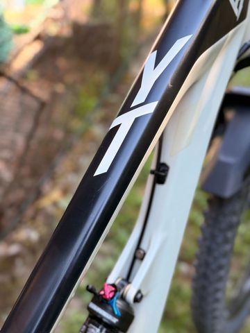 Tweedehands YT Industries Jeffsy 27 CF Pro 2018 2018 Mountainbike — afbeelding 12 van 14