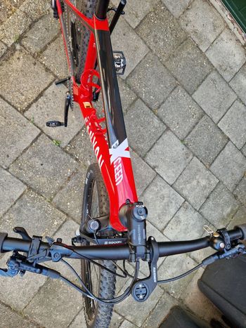 Used Canyon Exceed Shimano Deore 2022 Mountainbike, Red — image 7 of 9