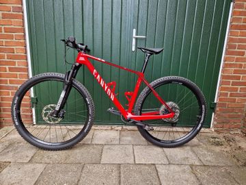 Gebrauchtes Canyon Exceed Shimano Deore 2022 Mountainbike, Rot — Bild 2 von 9