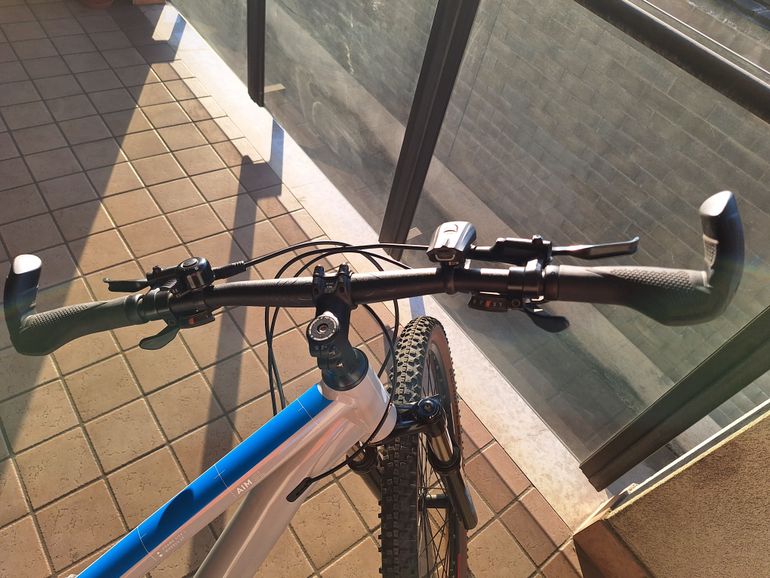 Brugt CUBE Aim Shimano Alivio 2022 Mountainbike — billede 25 af 28