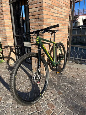 Cannondale F-Si Carbon 3 2019 2019 Mountainbike usato, Verde — immagine 3 di 3