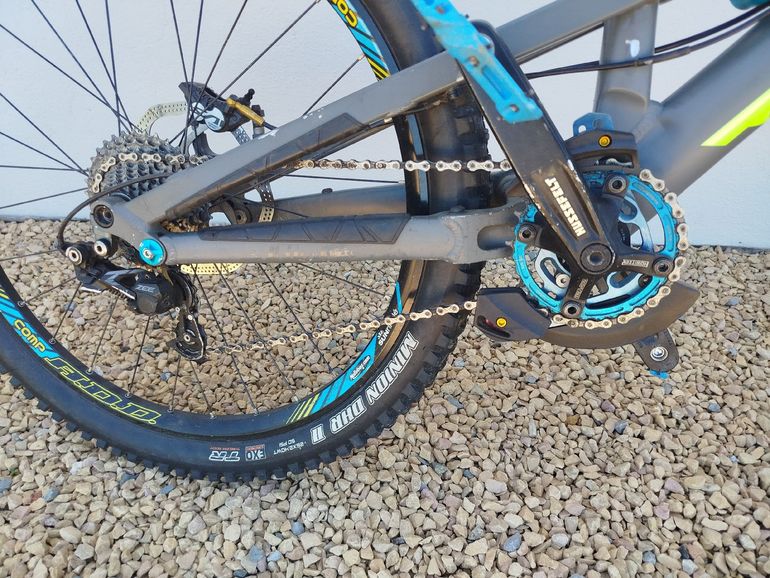 Gebrauchtes Canyon Torque Shimano Saint 2013 Mountainbike, Hellgrau — Bild 3 von 4