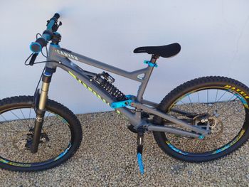 Gebrauchtes Canyon Torque Shimano Saint 2013 Mountainbike, Hellgrau — Bild 2 von 4