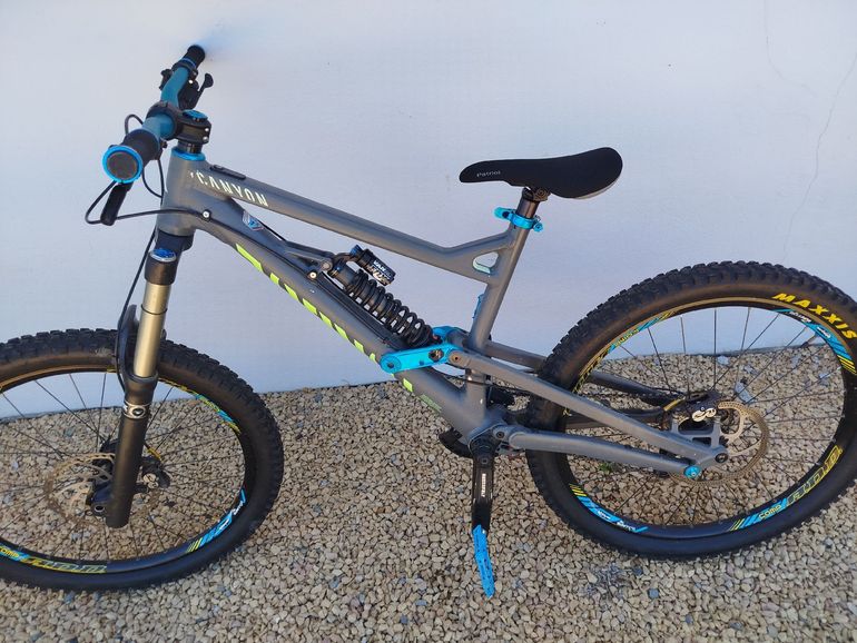 Gebrauchtes Canyon Torque Shimano Saint 2013 Mountainbike, Hellgrau — Bild 2 von 4