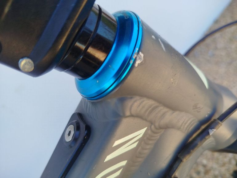 Gebrauchtes Canyon Torque Shimano Saint 2013 Mountainbike, Hellgrau — Bild 4 von 4