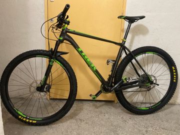 Used Trek Superfly 6 2015 2015 Mountainbike, Black, 27.5, 29 — image 2 of 25
