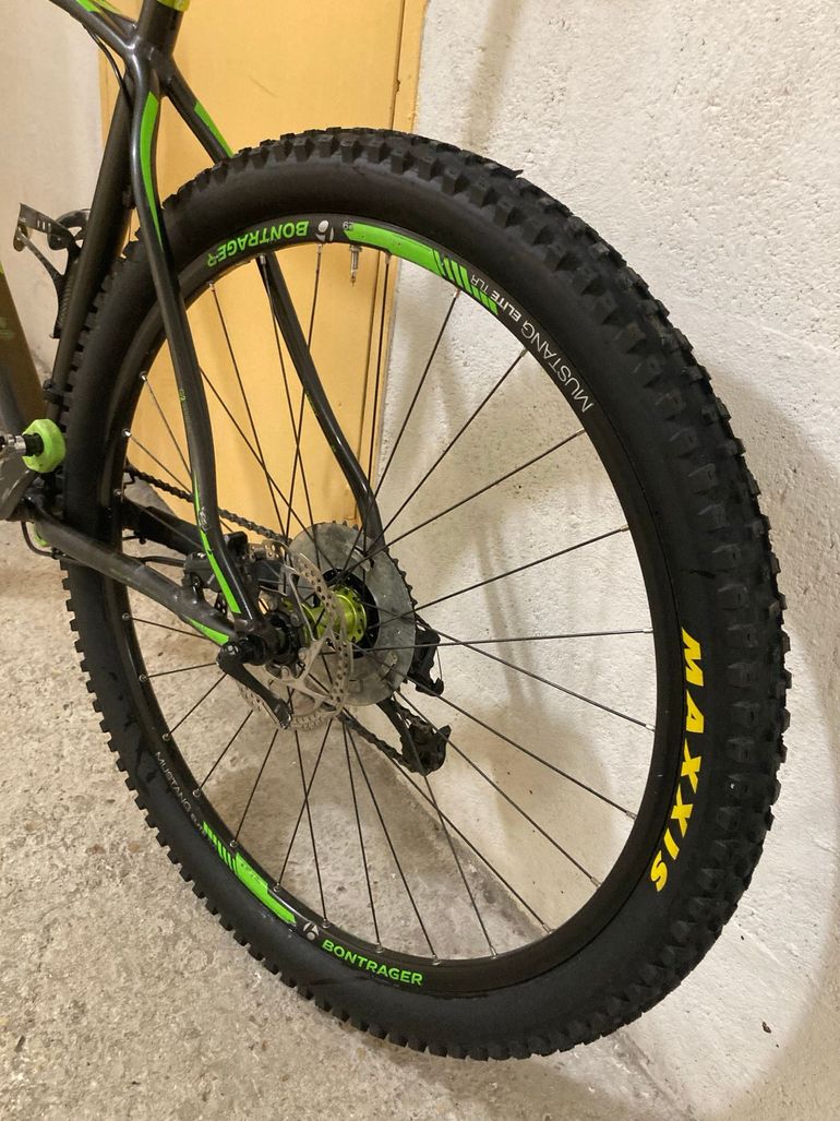 Used Trek Superfly 6 2015 2015 Mountainbike, Black, 27.5, 29 — image 7 of 25