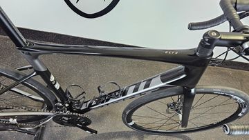 Tweedehands Giant Defy, Advanced 2 2022 2022 Road & Gravel — afbeelding 10 van 17