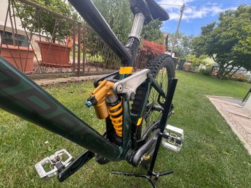 Tweedehands Mondraker SUMMUM R 2022 2022 Mountainbike — afbeelding 2 van 5