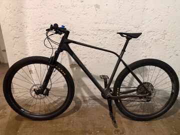 Tweedehands Orbea ALMA M20 2022 2022 Mountainbike — afbeelding 1 van 11