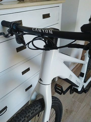 Canyon Pathlite:ON Shimano Deore XT 2024 Urban de segunda mano, Blanco — imagen 4 de 6